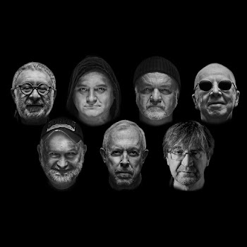 Братья Карамазовы Маленькая Стая Ft Андрей Макаревич & Евгений Маргулис & Алексей Романов & Юрий Шевчук & Андрей Граница & And Alex Pilips Скачать mp3