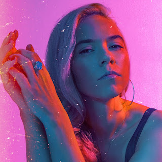 Варвара Визбор Задержись Скачать mp3